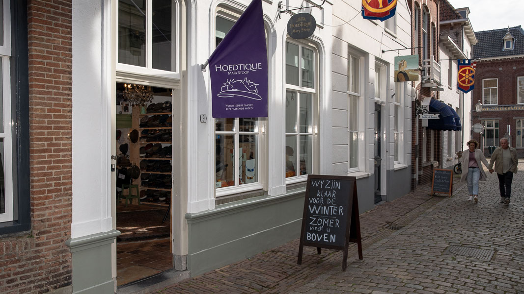 Hoedtique Mary StoopEngstraat 9 Heusden vestingHoedenwinkelWinkel ruimte_20 Hoeden speciaalzaak Heusden