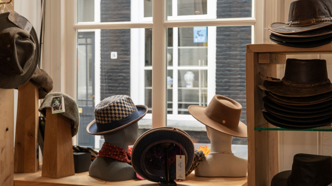 Hoedtique Mary StoopEngstraat 9 Heusden vestingHoedenwinkelWinkel ruimte_4 Hoed kopen Tilburg